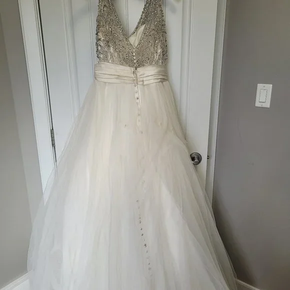 Wedding Dress and Veil - Picture 3 of 4